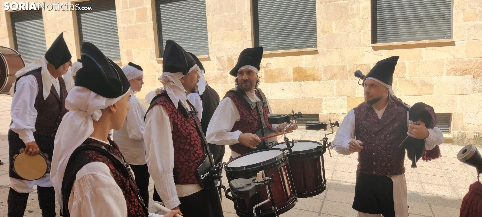 Foto 7 - V&iacute;deo: La m&uacute;sica gallega toma el centro de Soria