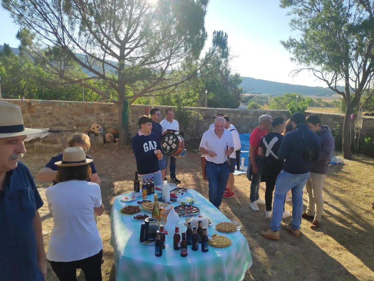 Foto 8 - Hinojosa de la Sierra clausura sus fiestas