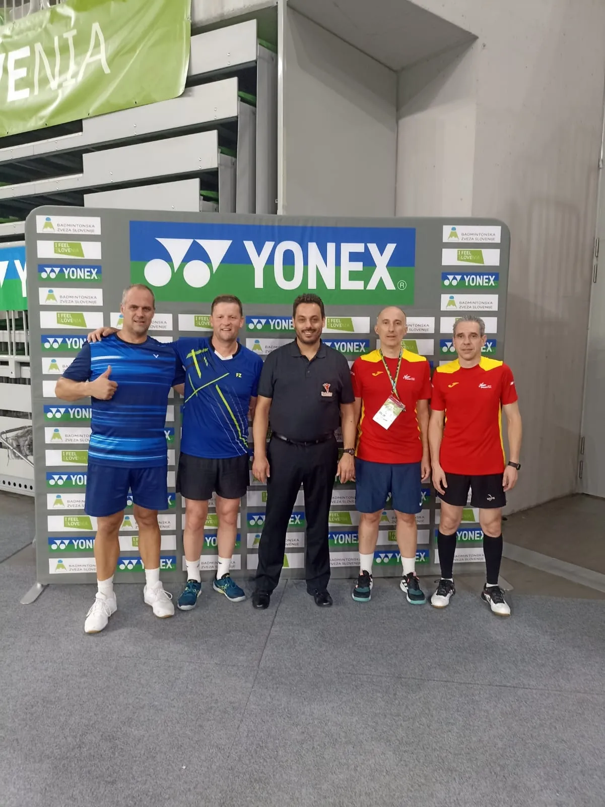 Foto 2 - Victorias sorianas en el Europeo de Eslovenia de b&aacute;dminton