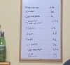 Lista de precios del bar de Barcebal. /Gonzalo (@MaestroSoria)