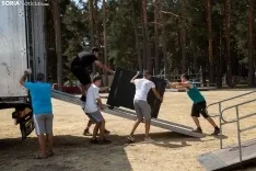 Últimos preparativos para la organización del Covaleda Fest./ María Ferrer.