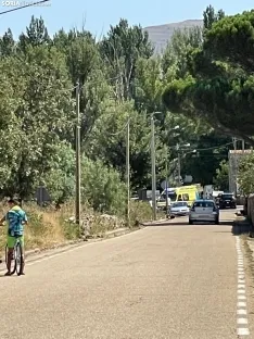 Foto 3 - Un accidente de coche deja atrapadas y heridas a tres personas en Almarza 