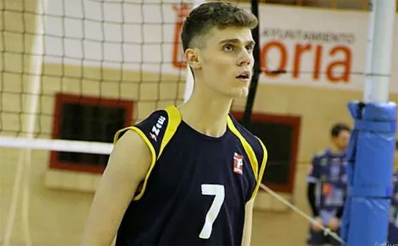 Adrián Olalla debuta con la Selección Española de voleibol