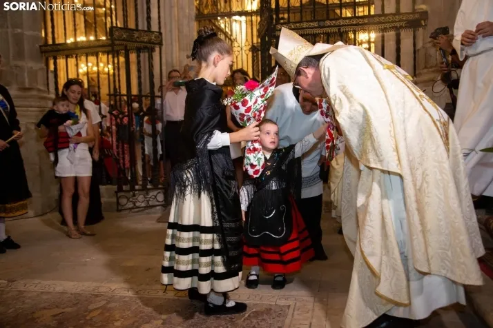 Ofrenda floral a La Virgen del Espino