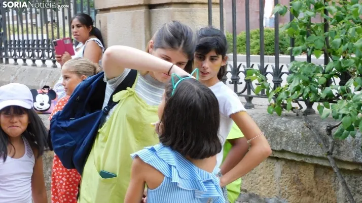 Medio centenar de ni&ntilde;os disfrutan de la Gymkana que cierra las 'Noches Callejeras'