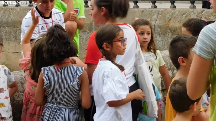 Medio centenar de ni&ntilde;os disfrutan de la Gymkana que cierra las 'Noches Callejeras'