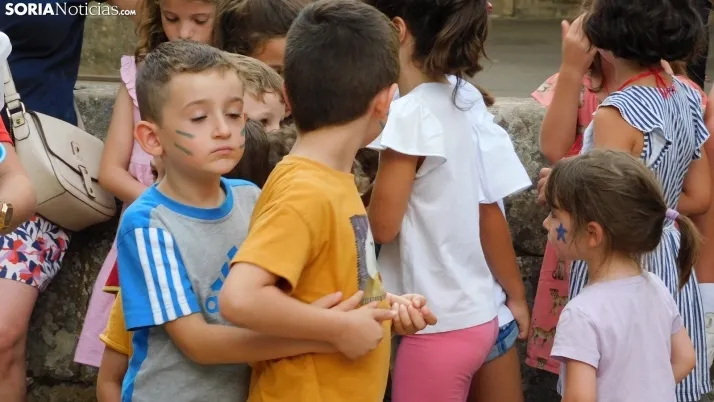 Medio centenar de ni&ntilde;os disfrutan de la Gymkana que cierra las 'Noches Callejeras'