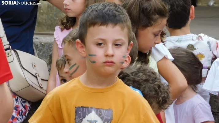 Medio centenar de ni&ntilde;os disfrutan de la Gymkana que cierra las 'Noches Callejeras'
