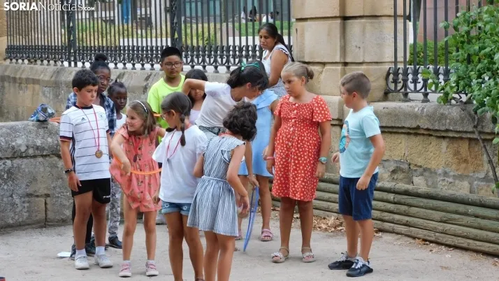 Medio centenar de ni&ntilde;os disfrutan de la Gymkana que cierra las 'Noches Callejeras'