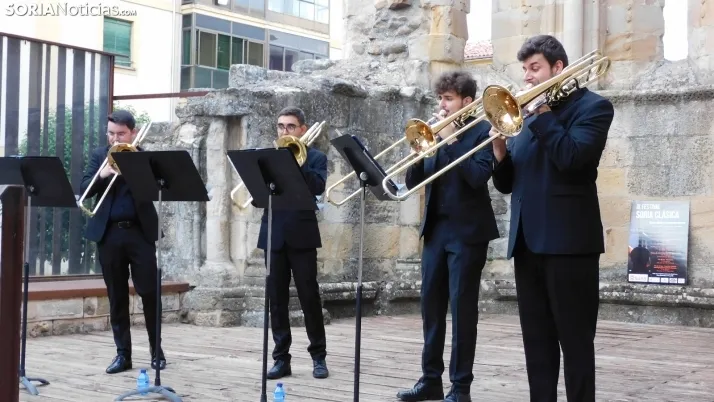 Fotos: 'Soria Cl&aacute;sica' llega a las Ruinas de San Nicol&aacute;s con 'DualBones Quartet'
