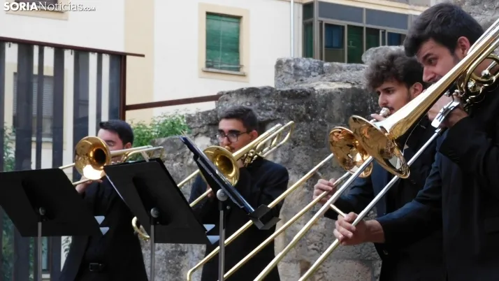 Fotos: 'Soria Cl&aacute;sica' llega a las Ruinas de San Nicol&aacute;s con 'DualBones Quartet'