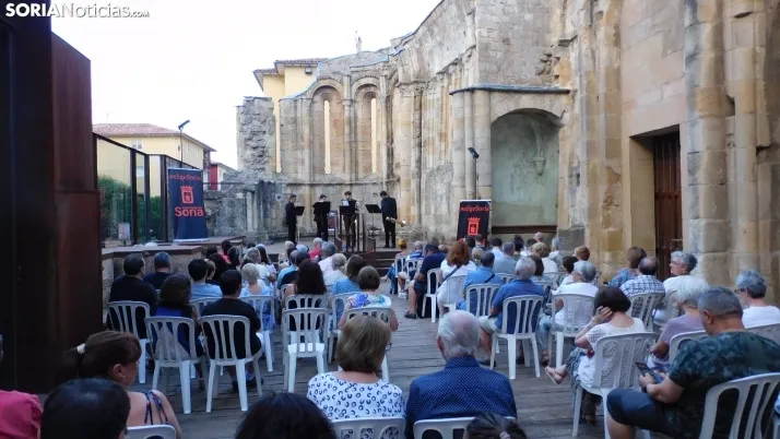 Fotos: 'Soria Cl&aacute;sica' llega a las Ruinas de San Nicol&aacute;s con 'DualBones Quartet'
