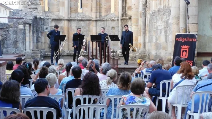 Fotos: 'Soria Cl&aacute;sica' llega a las Ruinas de San Nicol&aacute;s con 'DualBones Quartet'