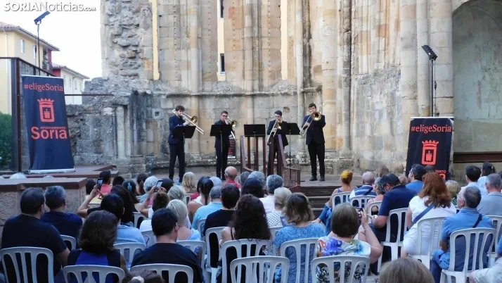 Fotos: 'Soria Cl&aacute;sica' llega a las Ruinas de San Nicol&aacute;s con 'DualBones Quartet'