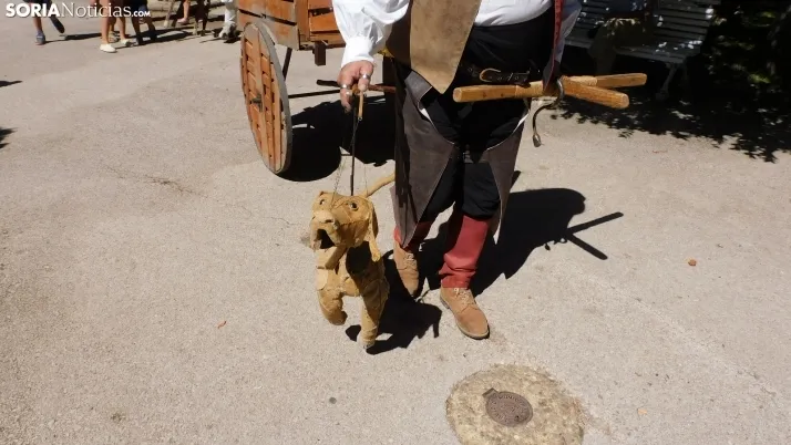 Una imagen del teatro infantil este viernes en la Alameda de Cervantes. /SN