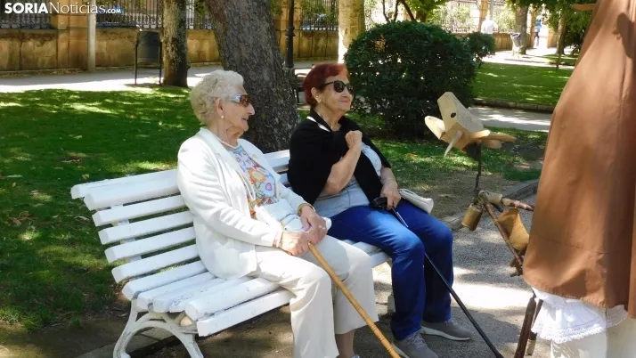 Una imagen del teatro infantil este viernes en la Alameda de Cervantes. /SN
