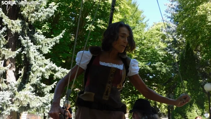 Una imagen del teatro infantil este viernes en la Alameda de Cervantes. /SN