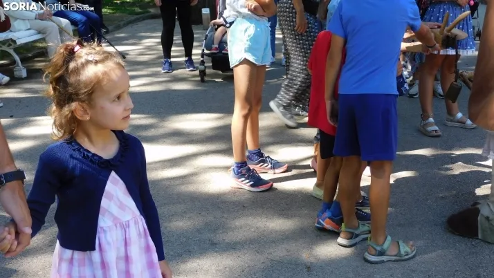 Una imagen del teatro infantil este viernes en la Alameda de Cervantes. /SN