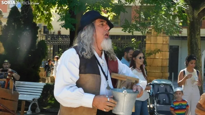 Una imagen del teatro infantil este viernes en la Alameda de Cervantes. /SN