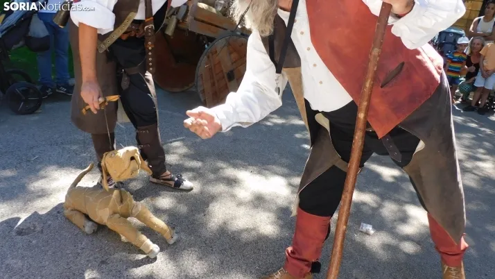 Una imagen del teatro infantil este viernes en la Alameda de Cervantes. /SN