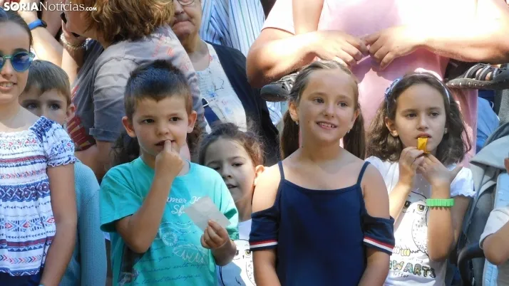 Una imagen del teatro infantil este viernes en la Alameda de Cervantes. /SN