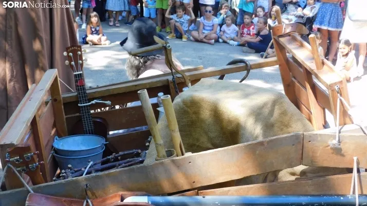 Una imagen del teatro infantil este viernes en la Alameda de Cervantes. /SN