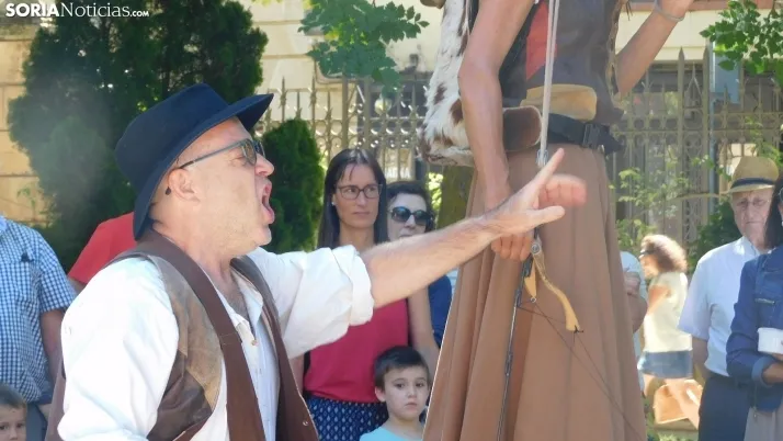 Una imagen del teatro infantil este viernes en la Alameda de Cervantes. /SN
