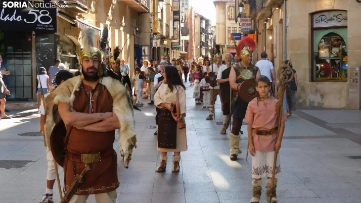 Fotos: Numantinos y Romanos invaden las calles m&aacute;s c&eacute;ntricas de Soria