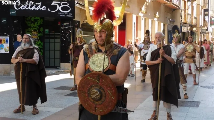 Fotos: Numantinos y Romanos invaden las calles m&aacute;s c&eacute;ntricas de Soria