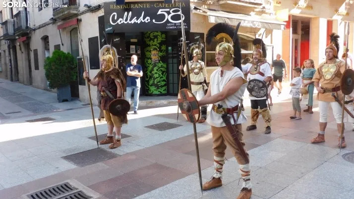 Fotos: Numantinos y Romanos invaden las calles m&aacute;s c&eacute;ntricas de Soria