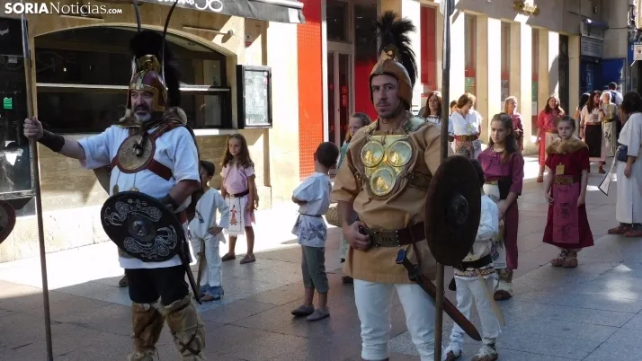 Fotos: Numantinos y Romanos invaden las calles m&aacute;s c&eacute;ntricas de Soria