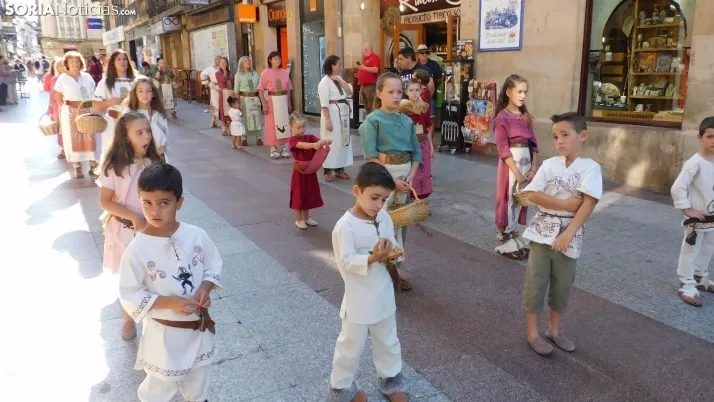 Fotos: Numantinos y Romanos invaden las calles m&aacute;s c&eacute;ntricas de Soria