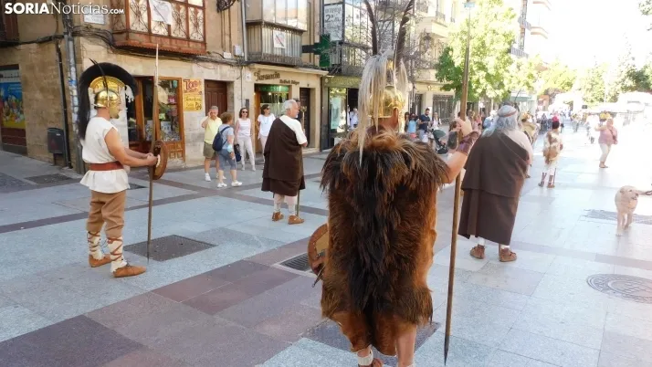 Fotos: Numantinos y Romanos invaden las calles m&aacute;s c&eacute;ntricas de Soria