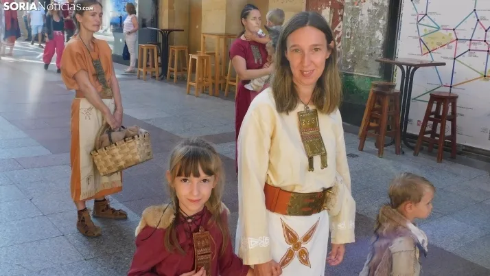 Fotos: Numantinos y Romanos invaden las calles m&aacute;s c&eacute;ntricas de Soria