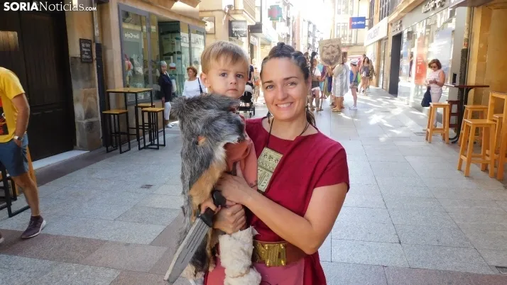 Fotos: Numantinos y Romanos invaden las calles m&aacute;s c&eacute;ntricas de Soria