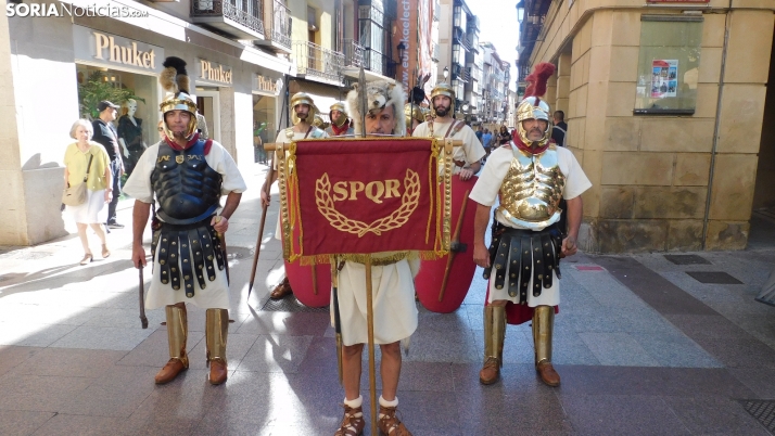 Fotos: Numantinos y Romanos invaden las calles m&aacute;s c&eacute;ntricas de Soria