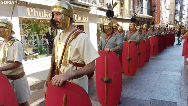 Fotos: Numantinos y Romanos invaden las calles m&aacute;s c&eacute;ntricas de Soria