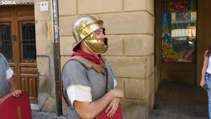 Fotos: Numantinos y Romanos invaden las calles m&aacute;s c&eacute;ntricas de Soria