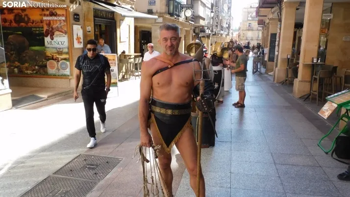 Fotos: Numantinos y Romanos invaden las calles m&aacute;s c&eacute;ntricas de Soria