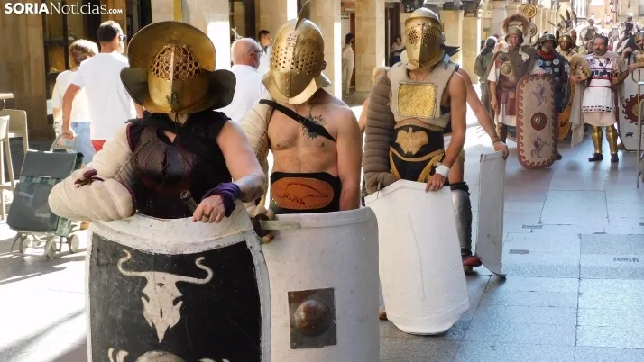 Fotos: Numantinos y Romanos invaden las calles m&aacute;s c&eacute;ntricas de Soria