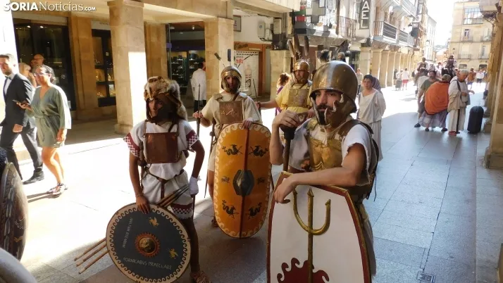 Fotos: Numantinos y Romanos invaden las calles m&aacute;s c&eacute;ntricas de Soria