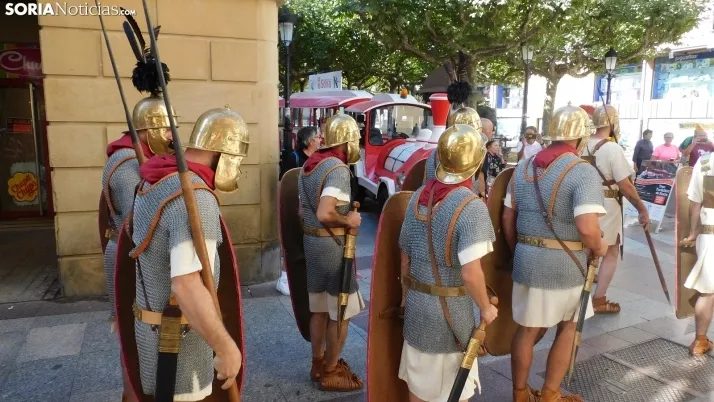 Fotos: Numantinos y Romanos invaden las calles m&aacute;s c&eacute;ntricas de Soria
