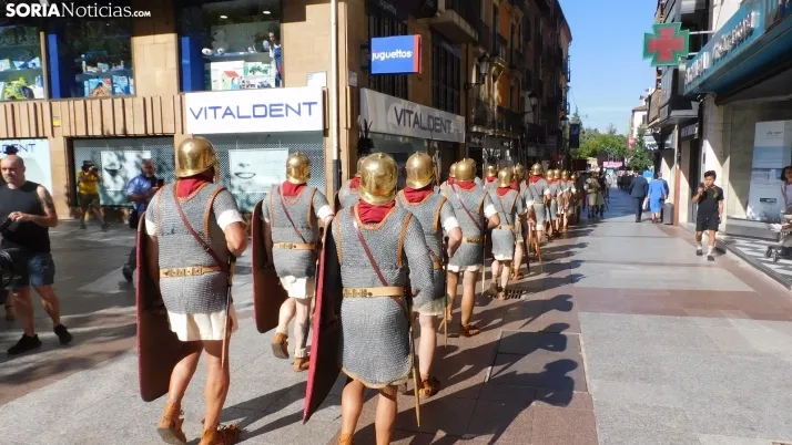 Fotos: Numantinos y Romanos invaden las calles m&aacute;s c&eacute;ntricas de Soria