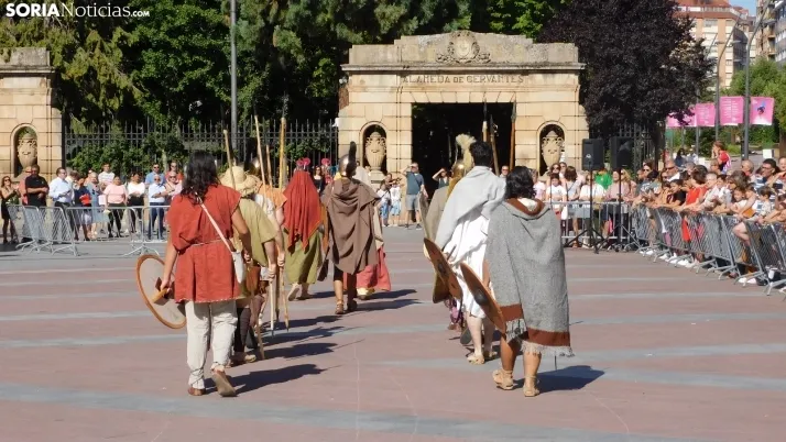 Fotos: Numantinos y Romanos invaden las calles m&aacute;s c&eacute;ntricas de Soria