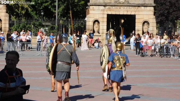 Fotos: Numantinos y Romanos invaden las calles m&aacute;s c&eacute;ntricas de Soria