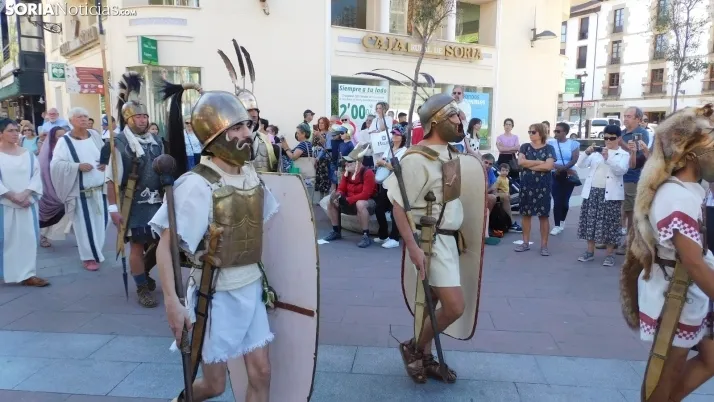 Fotos: Numantinos y Romanos invaden las calles m&aacute;s c&eacute;ntricas de Soria