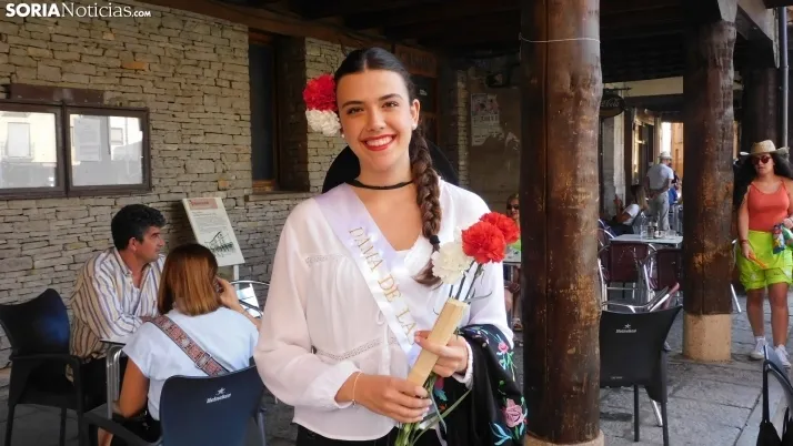 Fotos: desfile de pe&ntilde;as y novillos en el segundo d&iacute;a de fiestas en Berlanga