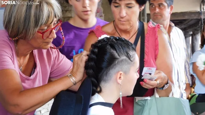 Fotos: desfile de pe&ntilde;as y novillos en el segundo d&iacute;a de fiestas en Berlanga