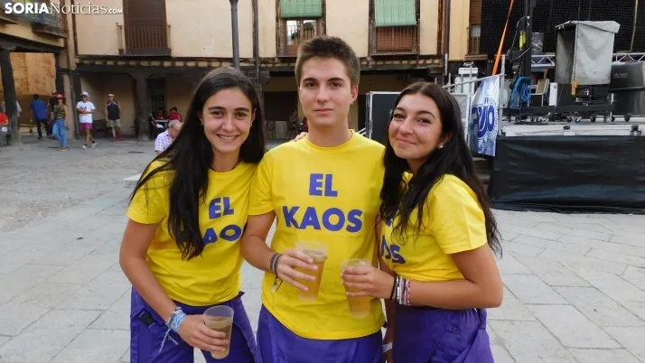 Fotos: desfile de pe&ntilde;as y novillos en el segundo d&iacute;a de fiestas en Berlanga