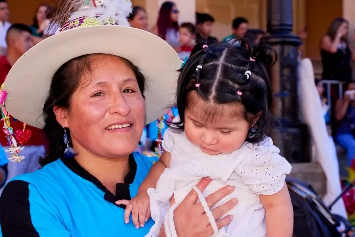 La comunidad boliviana celebra en Soria su Virgen de Urkupiña. Fotos: Cirilo Vargas